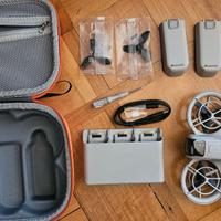 DJI NEO Nuovo con batterie e base batterie
