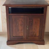 Mobile basso in legno