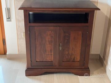 Mobile basso in legno