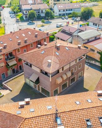 2 LOCALI A LAVAGNO