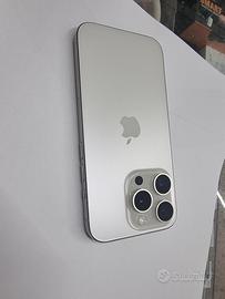 iPhone 15 Pro - 256GB Titanio Bianco