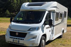 camper semintegrale carado  t339