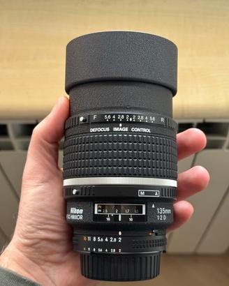 Nikon AF DC Nikkor 135 mm f2 D Defocus
