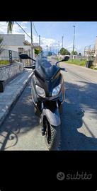Scooter Yamaha x-max 250