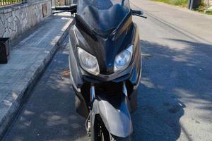 Scooter Yamaha x-max 250