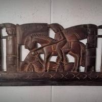 Bassorilievo in legno  intagliato a mano