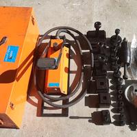 Punzonatrice oliodinamica seminuova anche se datat