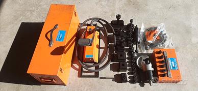 Punzonatrice oliodinamica seminuova anche se datat