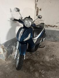 Beverly 300 i.e 2011