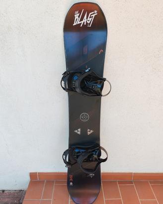 tavola da snowboard con attacchi