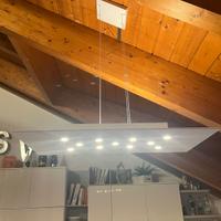 Lampadario  bianco di design a sospensione