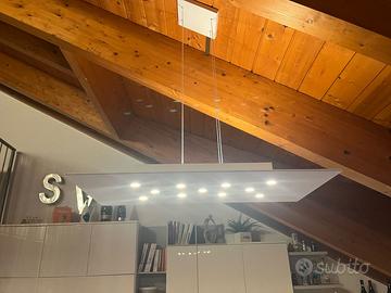 Lampadario  bianco di design a sospensione