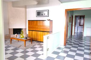 Appartamento di 140 m² con più di 5 locali e box a