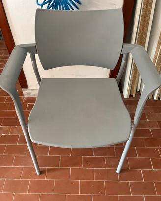 Sedia cassetti pannello separatore e scrivania