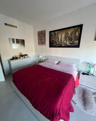 Camera completa con letto contenitore