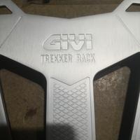 Givi trekker M8A Monokey.
La piastra è nuova 