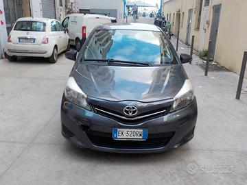 Toyota Yaris 1.3 bz 5 porte Km 83.000 - 2011