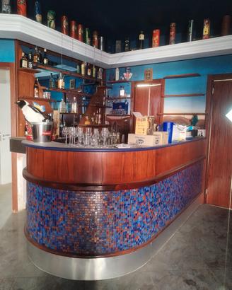 arredo pub (banco, retrobanco refrigerato, sedute 