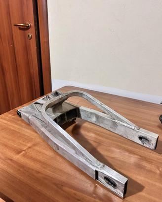 Forcellone Aprilia rs 50 post 06-10