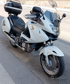 Honda Deauville 700