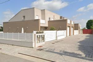 Casa indipendente di 152 m² con 5 locali e box aut