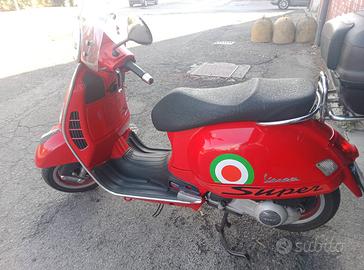 VESPA GTS 250 – ANNO 2006 – ROSSO DRAGON