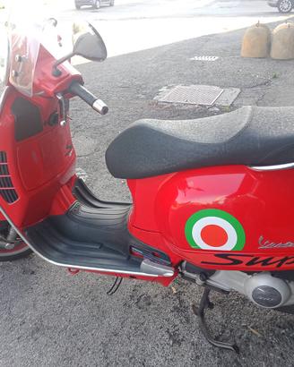 VESPA GTS 250 – ANNO 2006 – ROSSO DRAGON