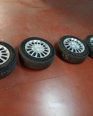 kit 4 gomme complete cerchi e gomme