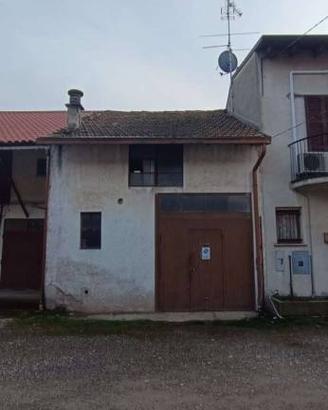 Rustico / Casale di 79 m² con 1 locale e box auto 