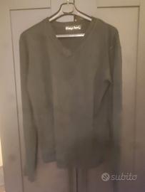 Maglioncino nero collo V