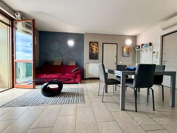 TRILOCALE CON TERRAZZA PRIVATA DI 50 MQ !!!