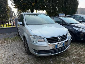 Volkswagen Touran 2.0 Trendline Ecofuel 7 POSTI NE