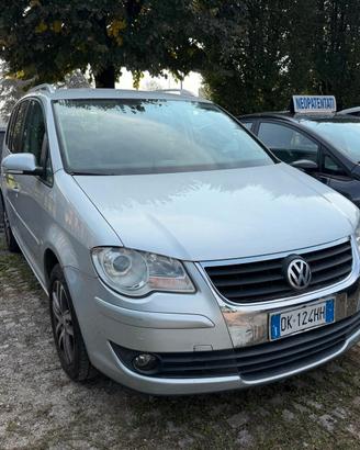 Volkswagen Touran 2.0 Trendline Ecofuel 7 POSTI NE