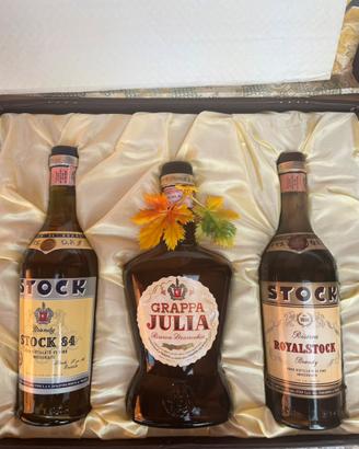 Cofanetto vintage grappajulia brandy stock stock84