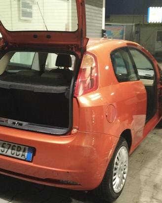 Fiat grande punto 1.3 mjt SI NEOPATENTATI