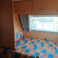 rivestimento letto matrim. roulotte CARAVELAIR