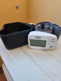 Misuratore di pressione sfigmomanometro
