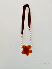 Collana Elegante Nastro E Fiore Plastificato