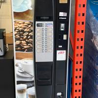 Distributore automatico saeco