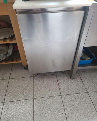 Banco in acciaio