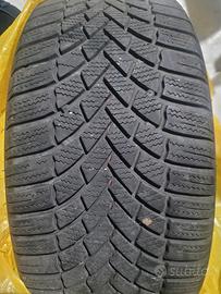 Pneumatici invernali 225/45 R17 Bridgestone 70%