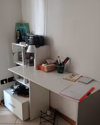 scrivania per pc con libreria , Vicco