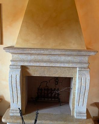 Rivestimento camino in marmo