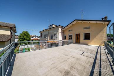 3 LOCALI A NOVELLARA