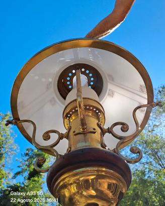 Lampada da interno in stile classico in ottone