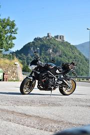 Triumph Street Triple 675R 2012 – 38.000 km – Zard
