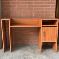 Mobile in legno chiaro