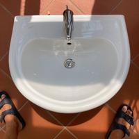 Lavabo bagno sospeso