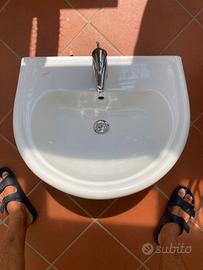 Lavabo bagno sospeso