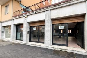 NEGOZIO A BRESCIA
